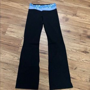 Lululemon yoga pants - like new